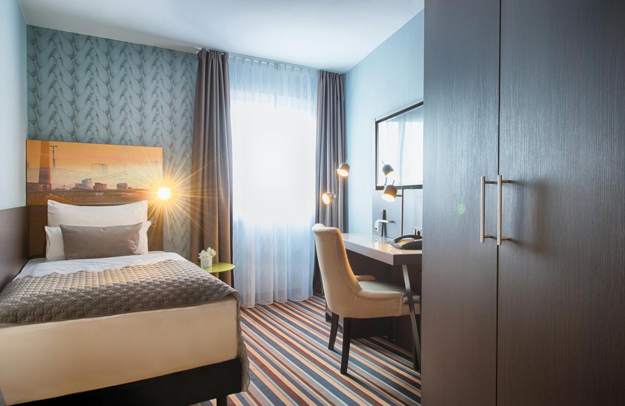 Leonardo Boutique Hotel 4*