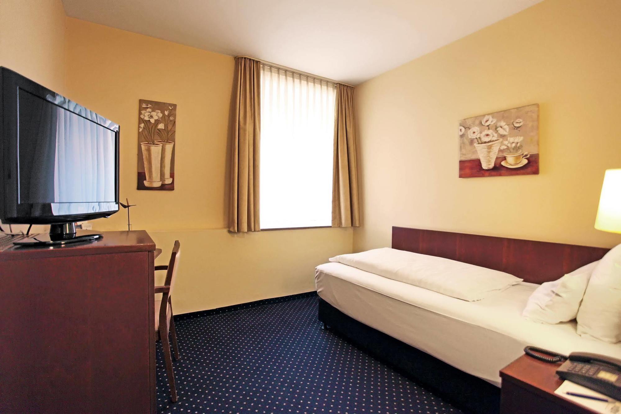 Leonardo Boutique 4*